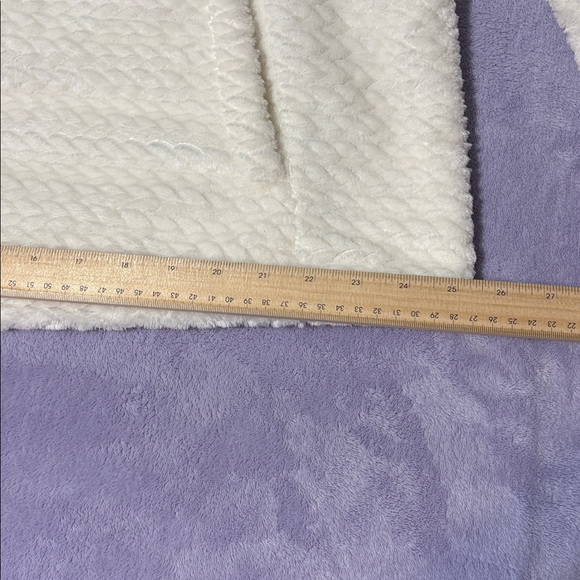 Cozy White Zip-Up Jacket - Picture 11 of 11